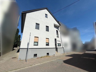 Hauptbild ---Großzügiges Wohnhaus mit Nebengebäuden, Garage und geschlossenem Innenhof---